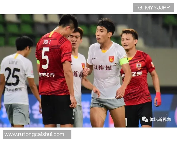 武汉篮球队以60分领跑总决赛积分榜展现强劲实力