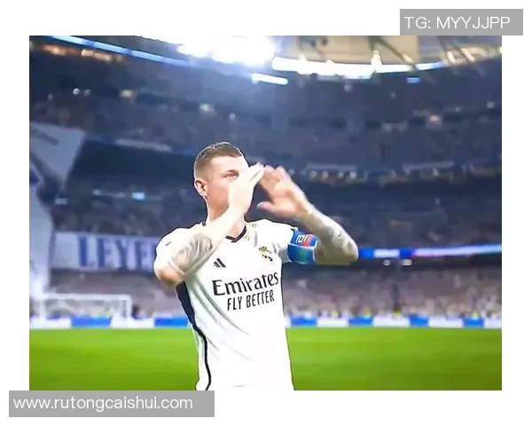 足球明星美男子的魅力与风采如何影响全球球迷的热情与追随 足球明星美男子的魅力与风采如何影响全球球迷的热情与追随