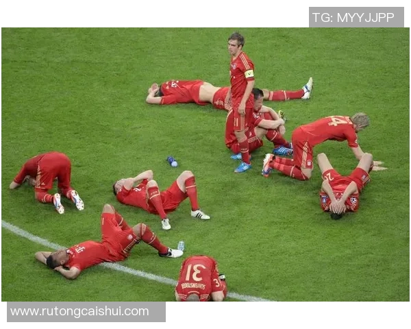 足球明星男士时尚搭配指南打造你的球场风格与日常魅力 足球明星男士时尚搭配指南打造你的球场风格与日常魅力